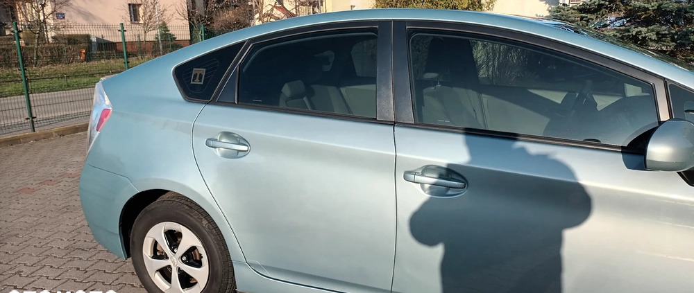Toyota Prius cena 49900 przebieg: 185000, rok produkcji 2015 z Warszawa małe 742